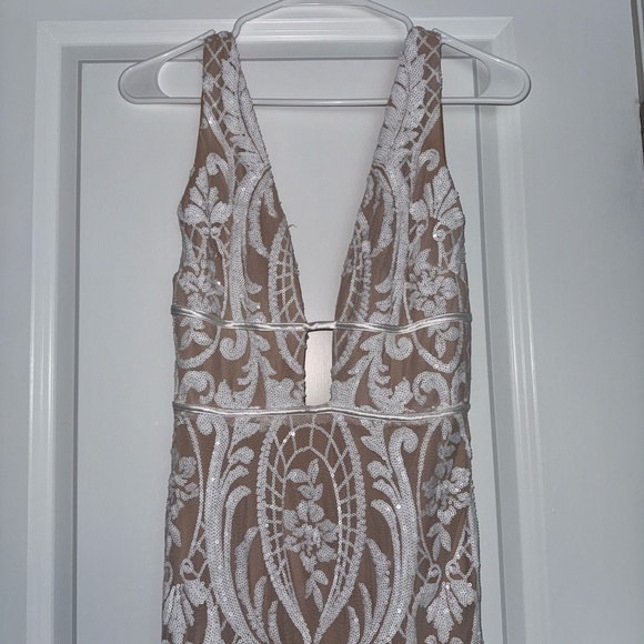 White Plunge V-Neck Gown with Floral Sequined Detailing - Picture 3 of 8